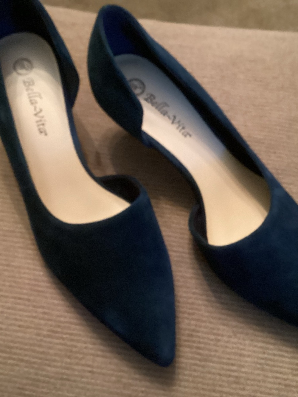 11W Bella Vita Deep Navy Pointed-Toe D'Orsay Suede Flats